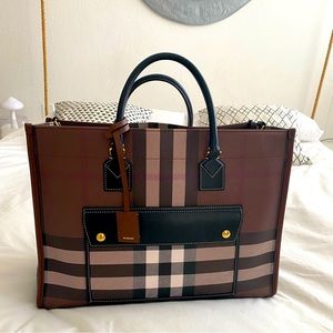 Burberry Medium Freya Tote Bag , Check Shopping Tote